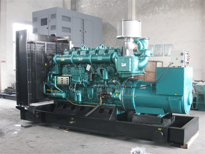马村200KW 柴油发电机的油耗是多少？